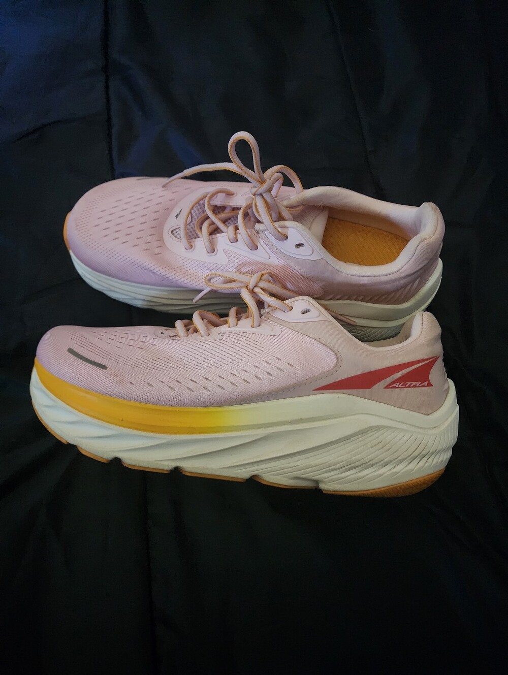 Altra - Picture 6 of 6